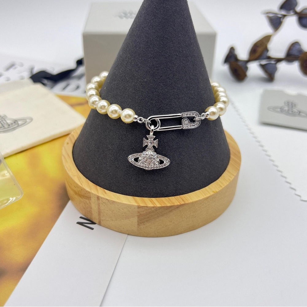 Vivienne Westwood Saturn Pin Pearl Bracelet - Silver